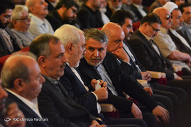 دومین نشست صمیمی اهالی فرهنگ و هنر با دولتمردان با حضور محمدجواد ظریف- بیژن زنگنه-
 قاضی زاده هاشمی و علی نصیریان در تالار وحدت
