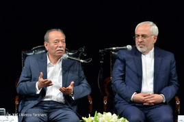 دومین نشست صمیمی اهالی فرهنگ و هنر با دولتمردان با حضور محمدجواد ظریف- بیژن زنگنه-
 قاضی زاده هاشمی و علی نصیریان در تالار وحدت