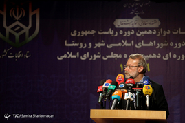 حضور رئیس مجلس شورای اسلامی در ستاد انتخابات وزارت کشور