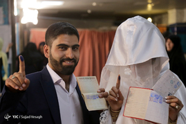 ساعات پایانی رای گیری در شعب اخذ رای - همدان