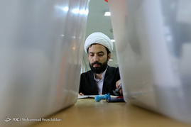 ساعات پایانی رای گیری در شعب اخذ رای - قم
