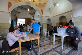 ساعات پایانی رای گیری در شعب اخذ رای - قم