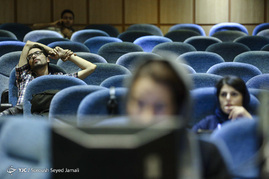 انتظار خبرنگاران مستقر در ستاد انتخابات کشور
