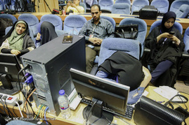 انتظار خبرنگاران مستقر در ستاد انتخابات کشور