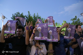 شادی مردم همدان پس از اعلام نتایج انتخابات ریاست جمهوری 96