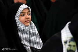 مراسم شب خاطره دفاع مقدس با حضور رهبر معظم انقلاب