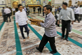 آئین جزءخوانی قرآن کریم در حرم حضرت معصومه (س)‎