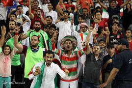 دیدار تیم های فوتبال لخویا و پرسپولیس