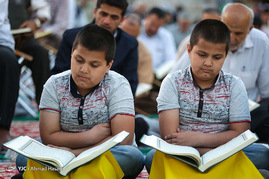 ترتیل خوانی سحرگاهی قرآن کریم در حرم امام رضا علیه السلام