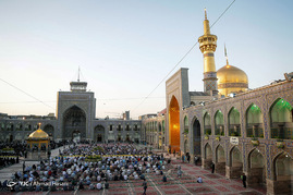 ترتیل خوانی سحرگاهی قرآن کریم در حرم امام رضا علیه السلام