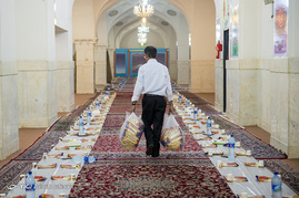 ضیافت افطار در حرم حضرت عبدالعظیم حسنی(ع)