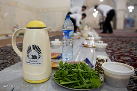 ضیافت افطار در حرم حضرت عبدالعظیم حسنی(ع)