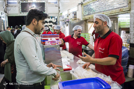 بفرمایید افطار