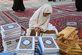آئین جزءخوانی قرآن کریم در حرم حضرت محمد هلال بن علی(ع) - آران و بیدگل کاشان