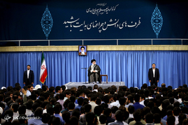 دیدار جمعی از دانشجویان با رهبر معظم انقلاب