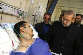 عیادت رئیس مجلس از مجروحان حادثه تروریستی تهران