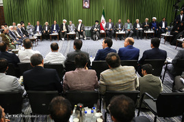 دیدار جمعی از شاعران و اهالی فرهنگ و ادب با رهبر معظم انقلاب