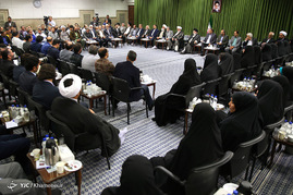 دیدار جمعی از شاعران و اهالی فرهنگ و ادب با رهبر معظم انقلاب