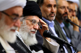 دیدار جمعی از شاعران و اهالی فرهنگ و ادب با رهبر معظم انقلاب