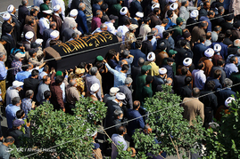 تشییع پیکر همسر آیت الله علم الهدی‎