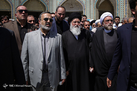 تشییع پیکر همسر آیت الله علم الهدی‎