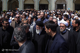 تشییع پیکر همسر آیت الله علم الهدی‎