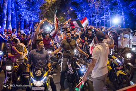 شادی مردم برای راهیابی تیم ملی فوتبال به جام جهانی
