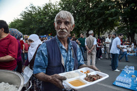 سفره افطار دسته جمعی در ترکیه