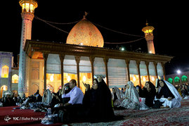 مراسم احیا شب بیست و یکم ماه رمضان در حرم شاهچراغ(ع ) - شیراز ‎