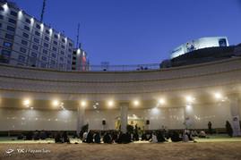 سفره افطار در ایوان انتظار