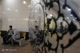 سفره افطار در ایوان انتظار