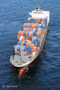 برخورد ناوشکن آمریکا با یک کشتی تجاری در دریای ژاپن