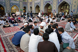 اعتکاف رمضانیه طلاب و دانش آموزان در حرم مطهر رضوی