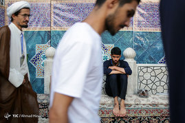 اعتکاف رمضانیه طلاب و دانش آموزان در حرم مطهر رضوی