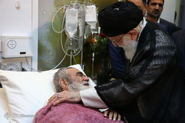 عیادت رهبر معظم انقلاب از آیت‌الله مظاهری