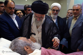 عیادت رهبر معظم انقلاب از آیت‌الله مظاهری