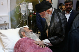 عیادت رهبر معظم انقلاب از آیت‌الله مظاهری