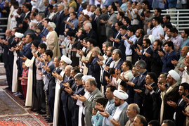 اقامه نماز عید فطر به امامت رهبر معظم انقلاب در مصلی