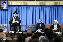 دیدار مسئولان نظام و سفرای کشورهای اسلامی و رهبر معظم انقلاب