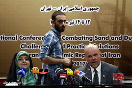 نشست خبری 
