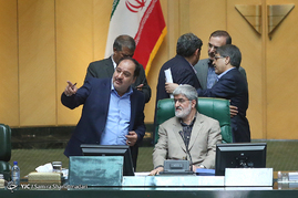 حضور وزیر ارشاد در صحن علنی مجلس