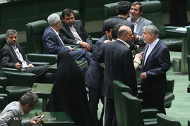 حضور وزیر ارشاد در صحن علنی مجلس