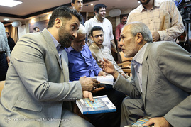 نشست رونمایی از کتاب 