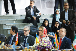 بازدید سفرا و نمایندگان سیاسی مقیم تهران از بازداشگاه اوین