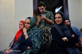 بازدید معاون سیما از پشت صحنه سریال در جستجوی آرامش