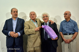 بیست و چهارمین «تولد ماه» به مناسبت زادروز اکبر عالمی(مجری، کارشناس تلویزیونی و کارگردان پیشکسوت ایرانی) عصر دوشنبه با حضور جمعی از هنرمندان در موزه هنرهای دینی امام علی (ع) برگزار ‌شد.