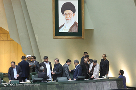 صحن علنی بهارستان با حضور وزیر نفت