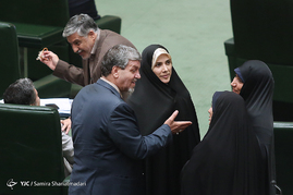 صحن علنی بهارستان با حضور وزیر نفت