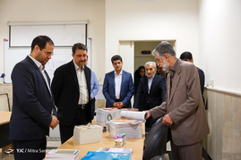 بازدید حداد عادل رییس بنیاد سعدی از دوره ی دانش افزایی زبان فارسی در دانشگاه علامه