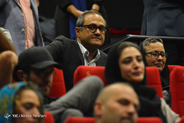 مراسم اکران خصوصی فیلم «ساعت ۵ عصر» اولین ساخته مهران مدیری شامگاه سه شنبه بیست و ششم تیر در پردیس کوروش برگزار شد.